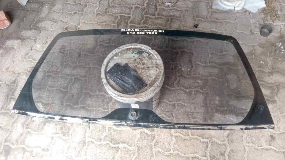 Subaru forester 2012 rear windscreen - Private Seller Subaru forester 2012 rear windscreen - Private Seller