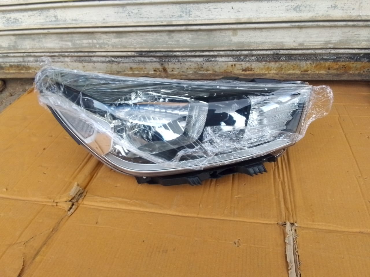 (2017-2021) KIA RIO RHS NORMAL HEADLIGHT - Private Seller (2017-2021) KIA RIO RHS NORMAL HEADLIGHT - Private Seller