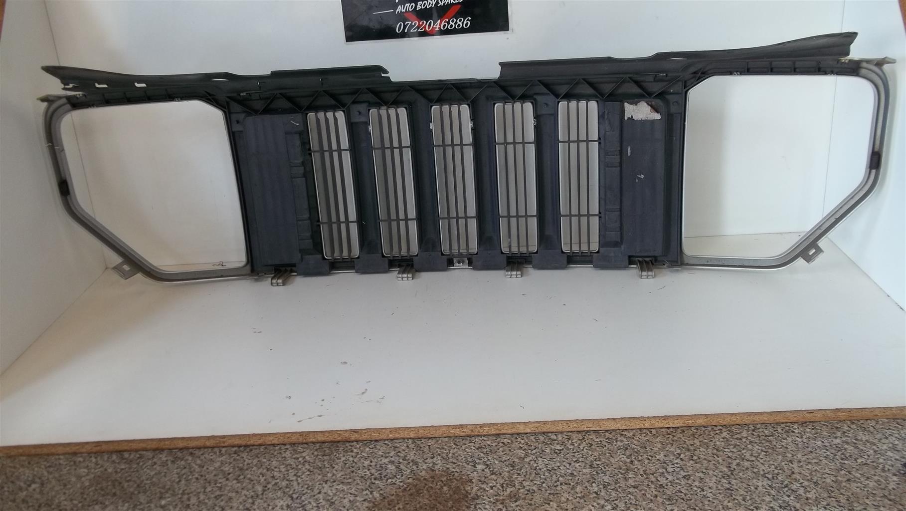 Jeep Cherokee grille - Private Seller Jeep Cherokee grille - Private Seller