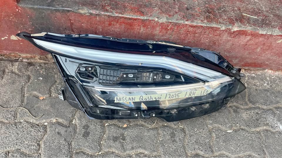 Nissan Qashqai LED HEADLIGHT 2025 - Private Seller Nissan Qashqai LED HEADLIGHT 2025 - Private Seller