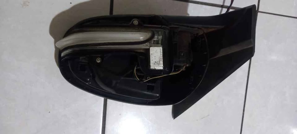 Side mirror for SUZUKI ERTIGA - Private Seller Side mirror for SUZUKI ERTIGA - Private Seller