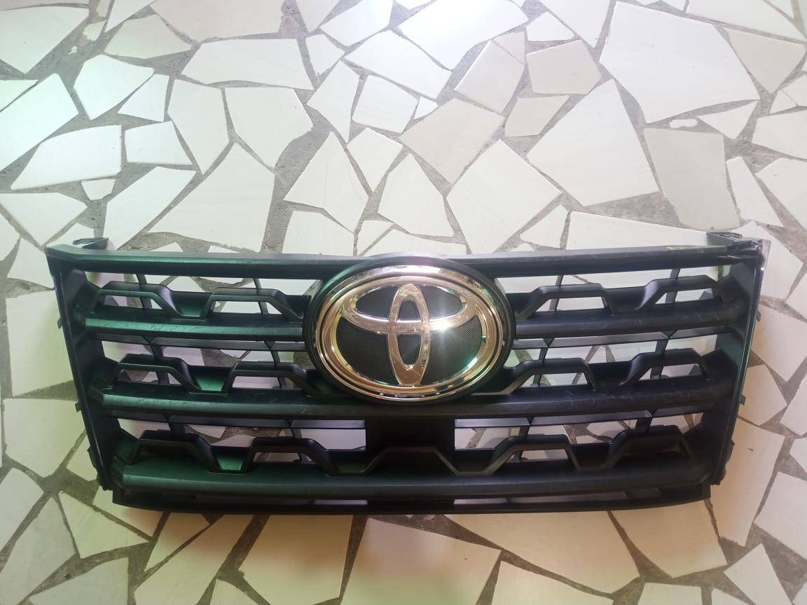 2021-2023 TOYOTA FORTUNER FRONT GRILL FOR SALE - Private Seller 2021-2023 TOYOTA FORTUNER FRONT GRILL FOR SALE - Private Seller