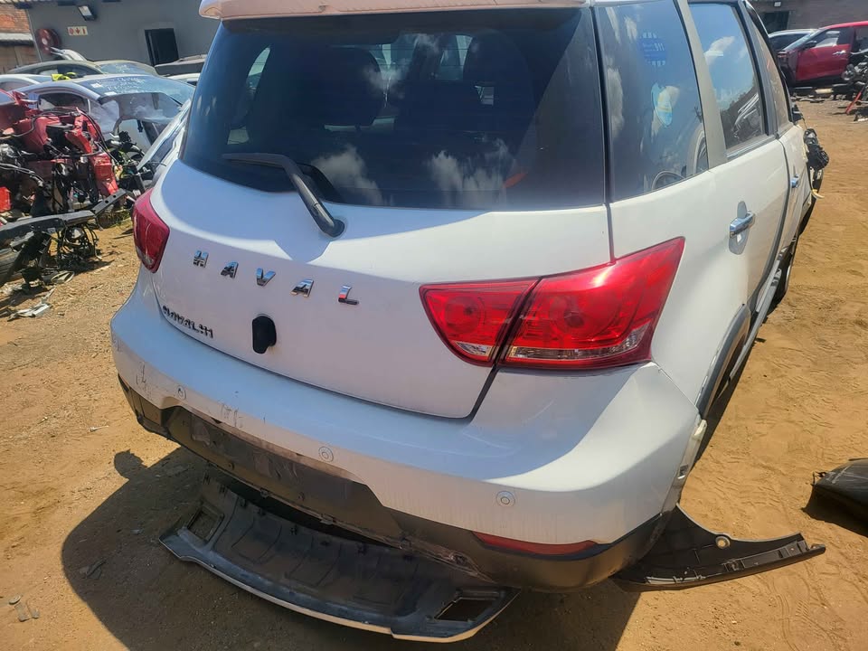 Gwm haval H1 stripping for spares - Private Seller Gwm haval H1 stripping for spares - Private Seller
