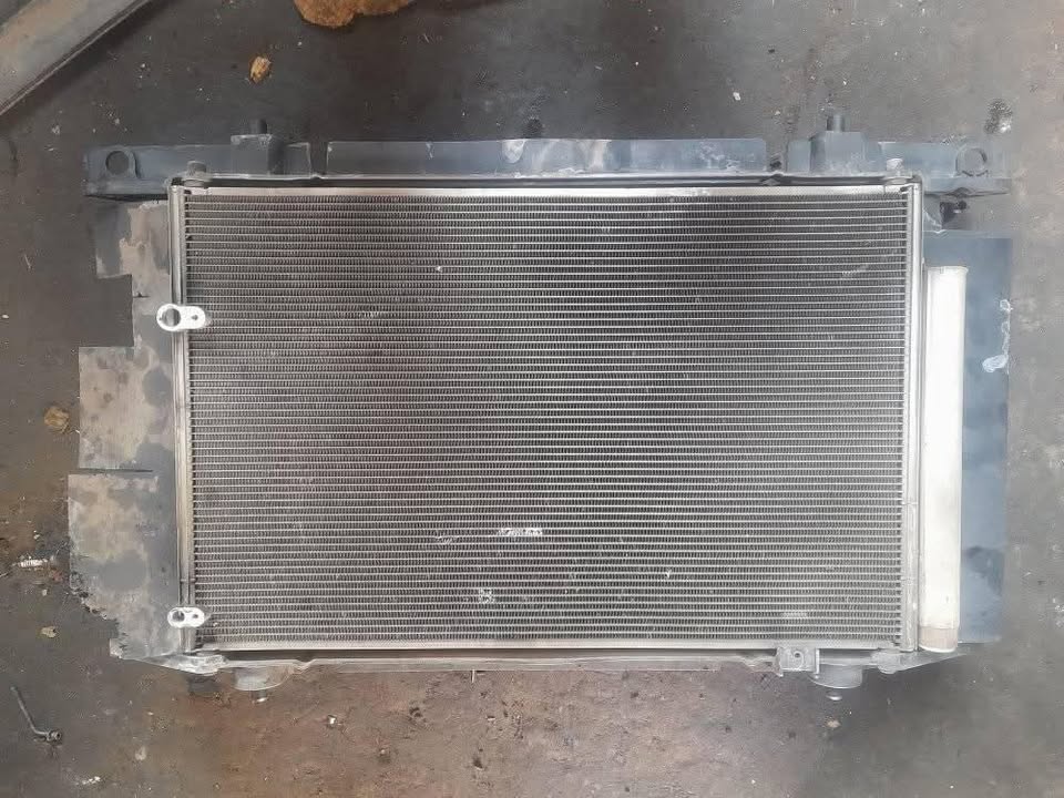 TOYOTA COROLLA QUEST COMPLETE RADIATOR SET - Private Seller TOYOTA COROLLA QUEST COMPLETE RADIATOR SET - Private Seller