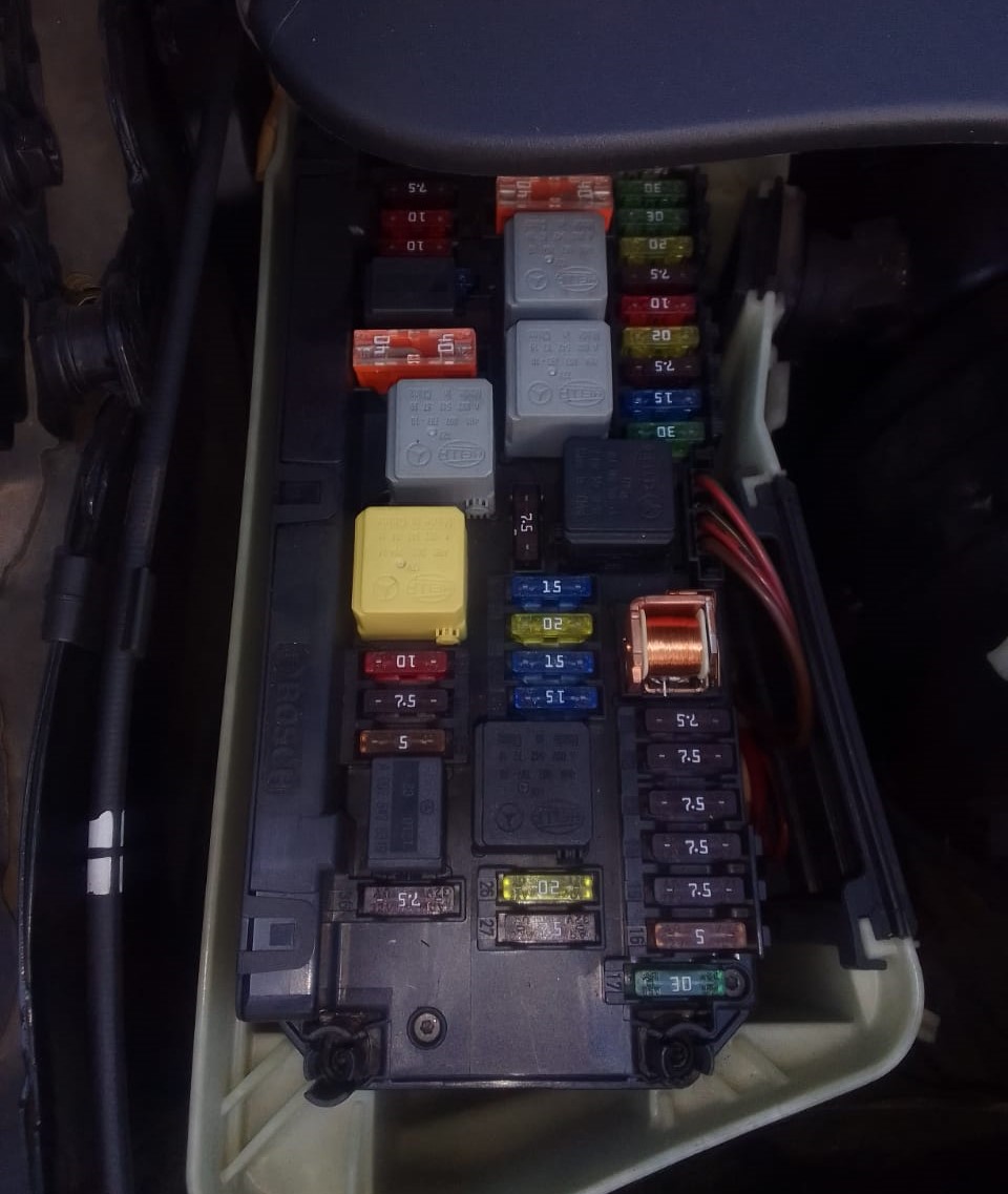 Genuine W212 E 250 Fuse Box – Reliable Power Management for Your Mercedes! - Private Seller Genuine W212 E 250 Fuse Box – Reliable Power Management for Your Mercedes! - Private Seller
