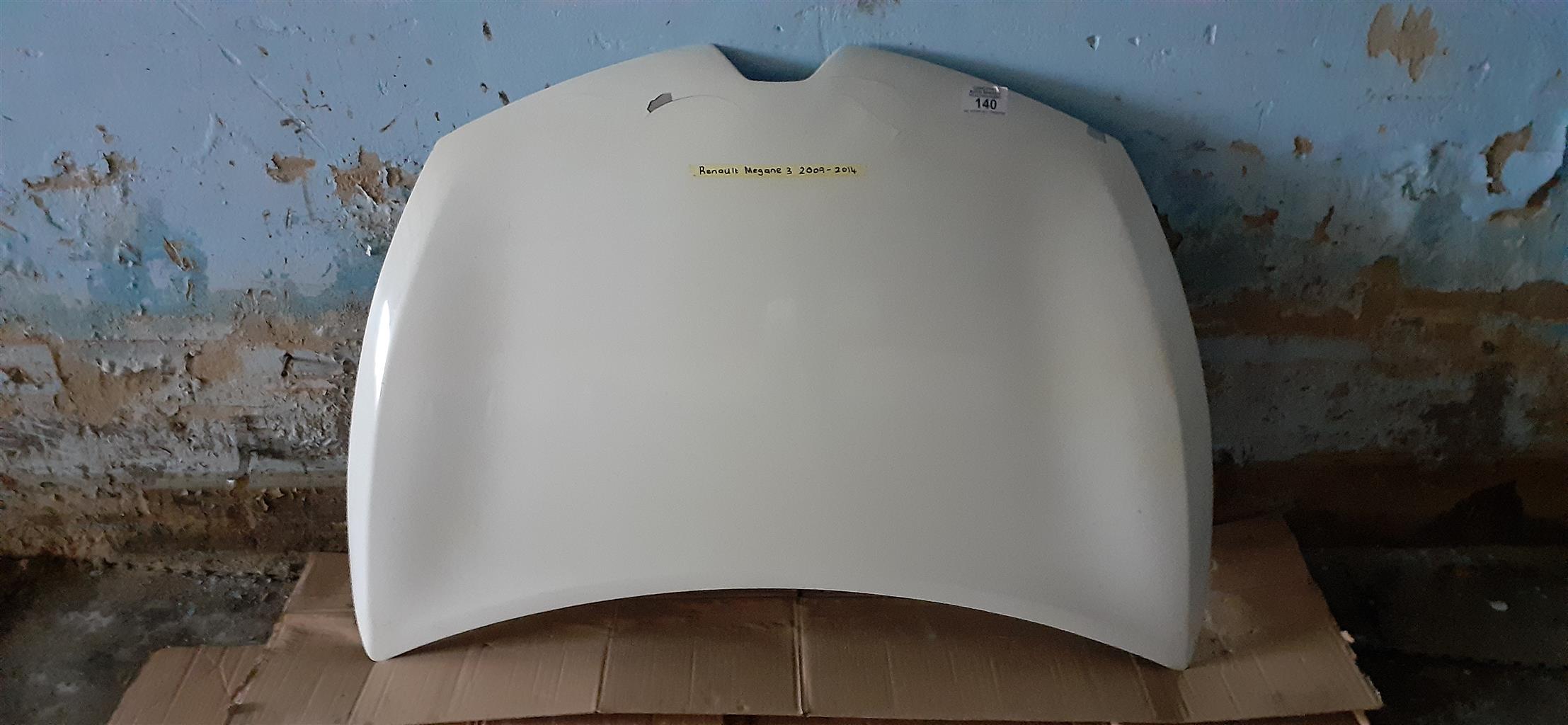 Renault Megane 3 Front Bonnet (2009 - 2013) - Private Seller