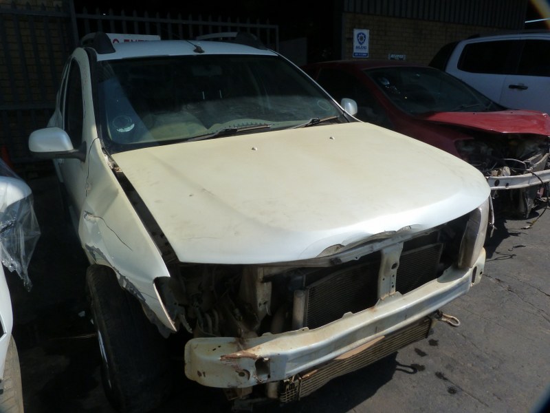 Renault Duster 1.5 DCI Manual Cream - 2014 STRIPPING FOR SPARES - Private Seller Renault Duster 1.5 DCI Manual Cream - 2014 STRIPPING FOR SPARES - Private Seller