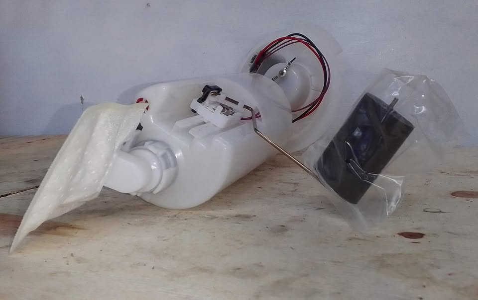 Chrysler Voyager 3.3L fuel pump for sale - Private Seller Chrysler Voyager 3.3L fuel pump for sale - Private Seller