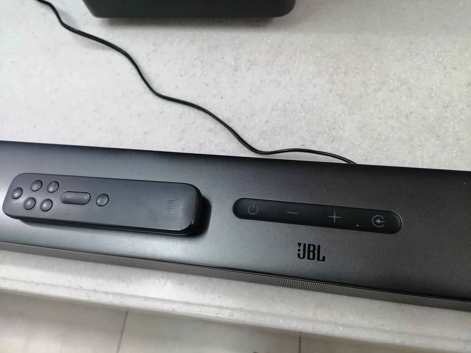 JBL 2.1 SOUNDBAR AND SUB WOOFER