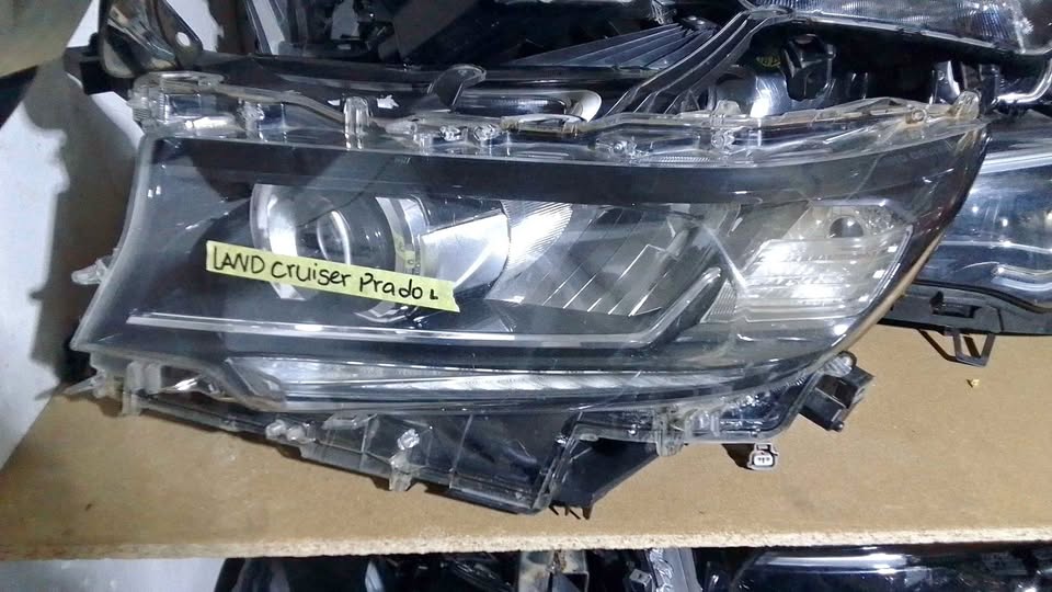 Toyota land cruiser prado headlights - Private Seller Toyota land cruiser prado headlights - Private Seller
