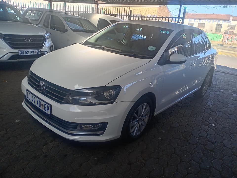 2019 polo 6 sedan 1.4 Manuel Petrol White