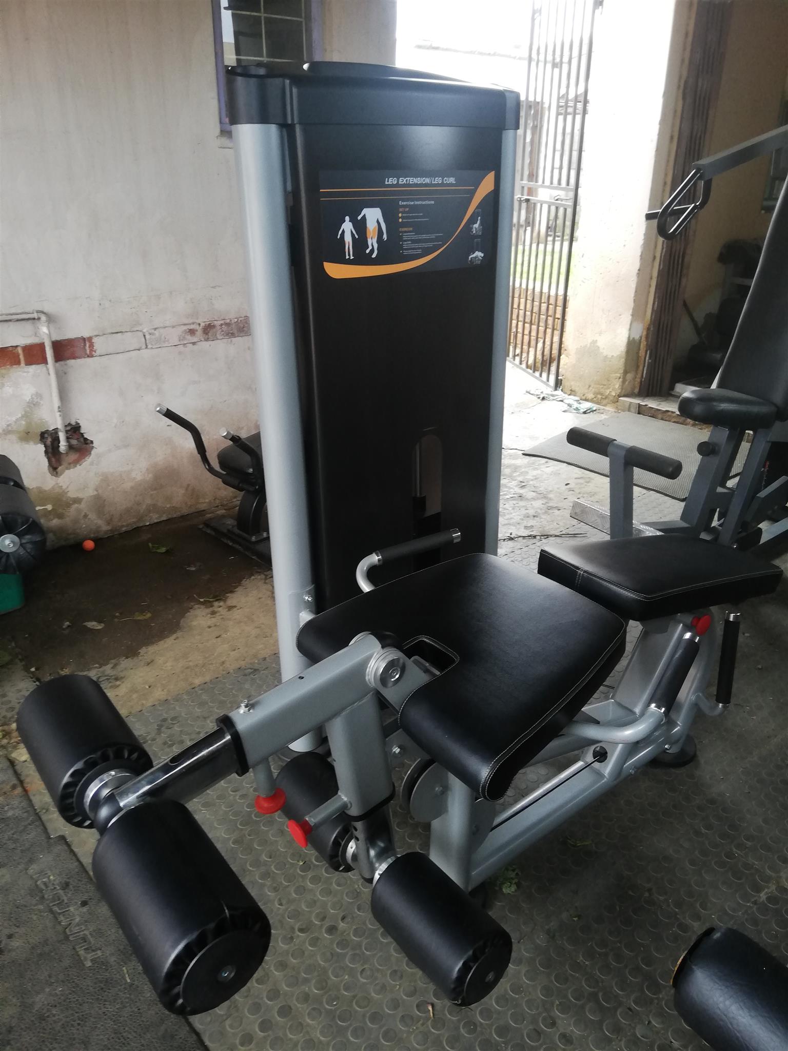 Two In One Leg Extention Leg Curl Machine