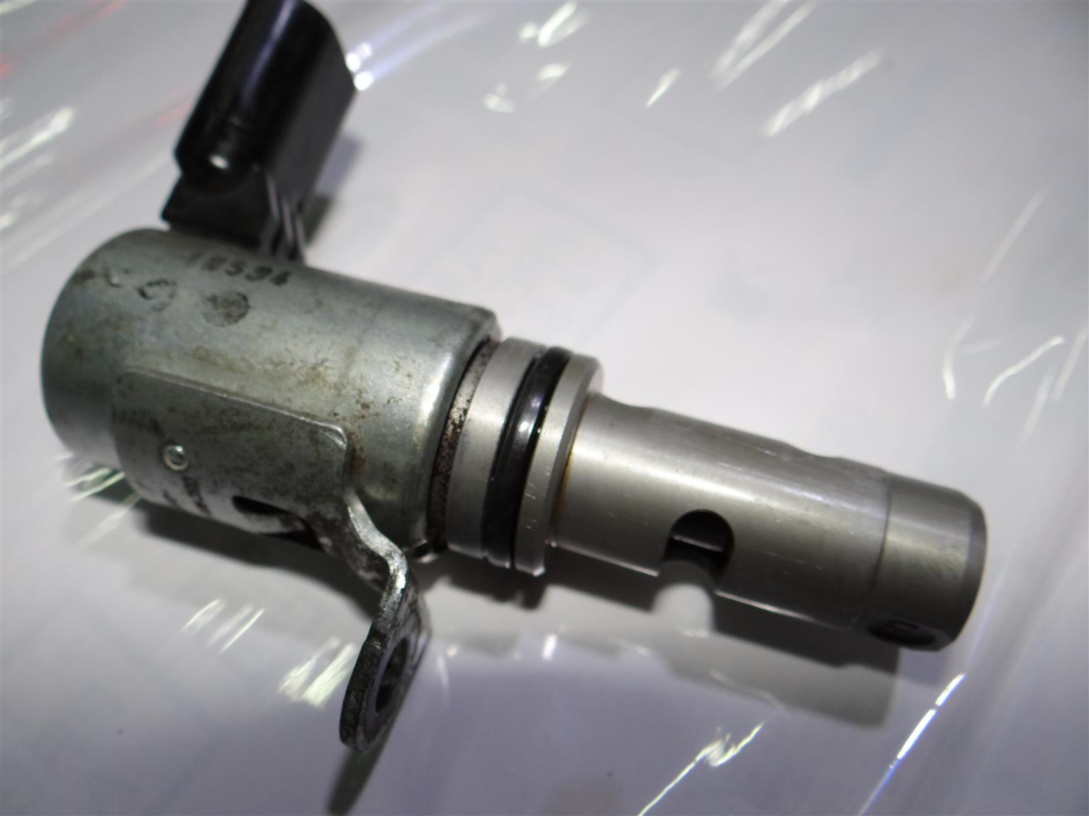 VW and Audi Camshaft Adjustment Solenoid Valve - Private Seller
