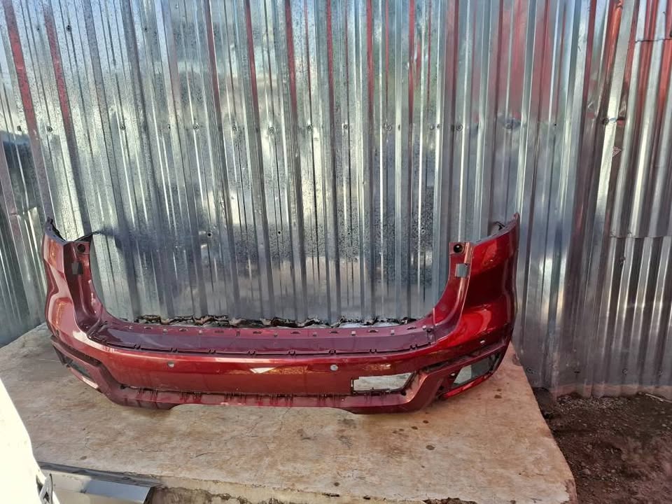Ford Everest Rear Bumper - Private Seller Ford Everest Rear Bumper - Private Seller