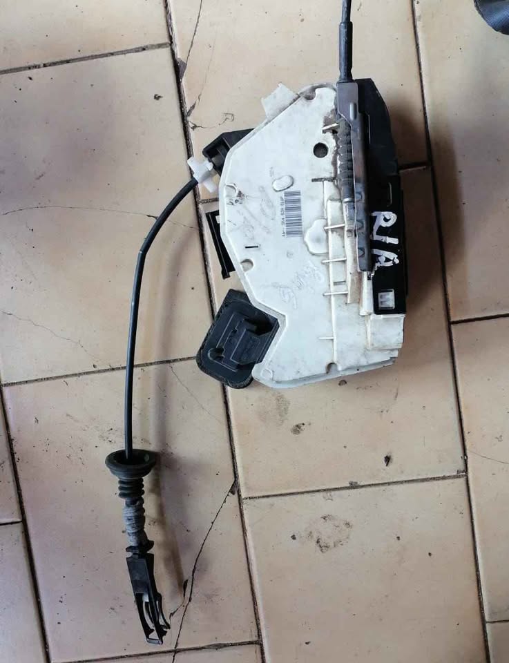 POLO6  R/R DOOR  ACTUATOR