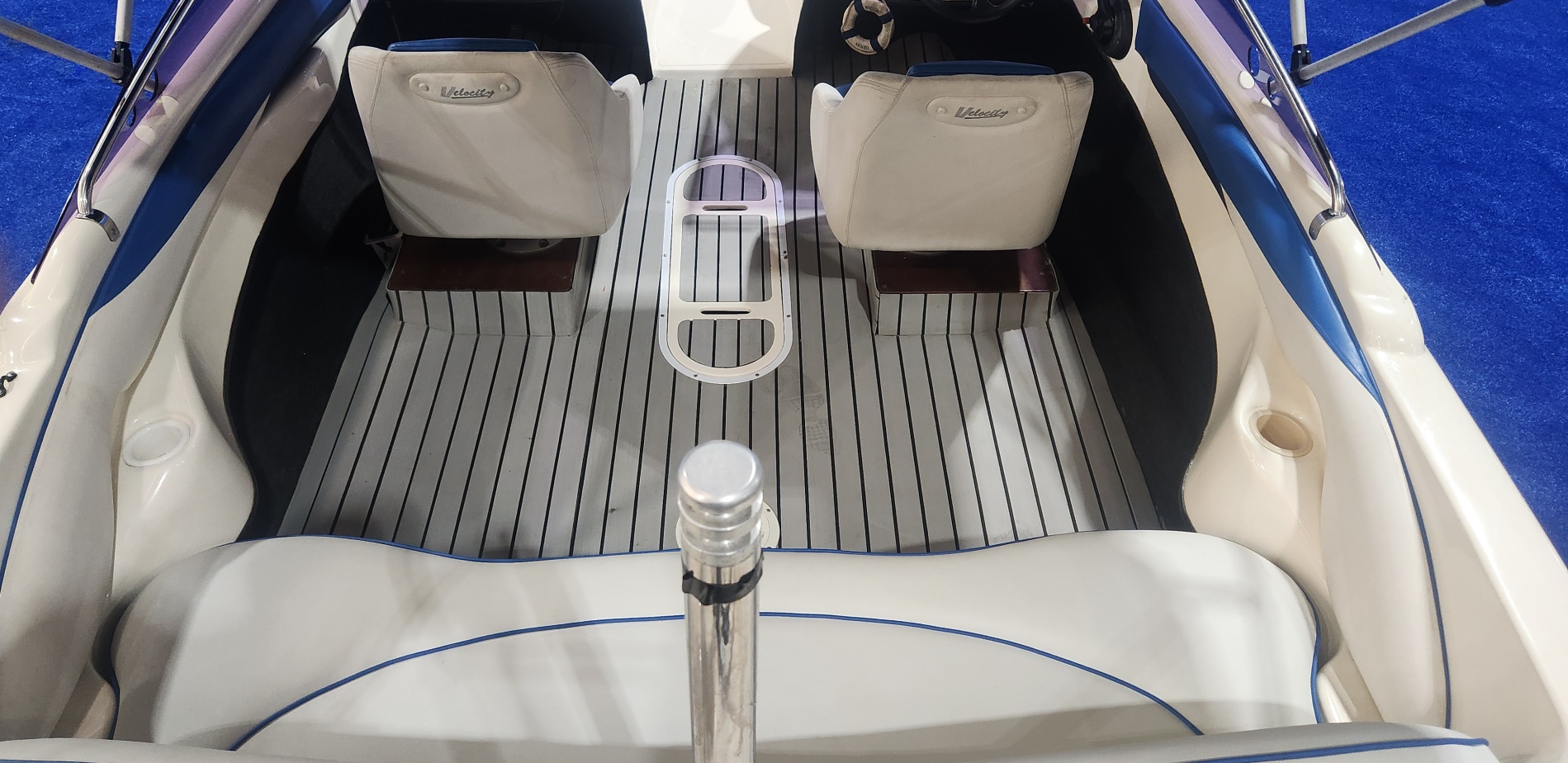 VIKING VELOCITY 18 FT ON TRAILER 200 HP MERCURY EFI