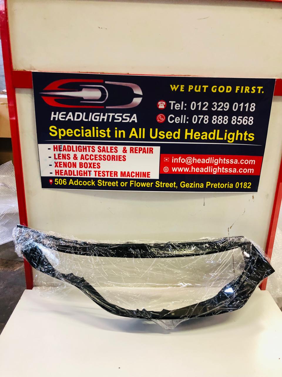 Land Rover Discovery 5 right side headlight replacement lens - Private Seller Land Rover Discovery 5 right side headlight replacement lens - Private Seller