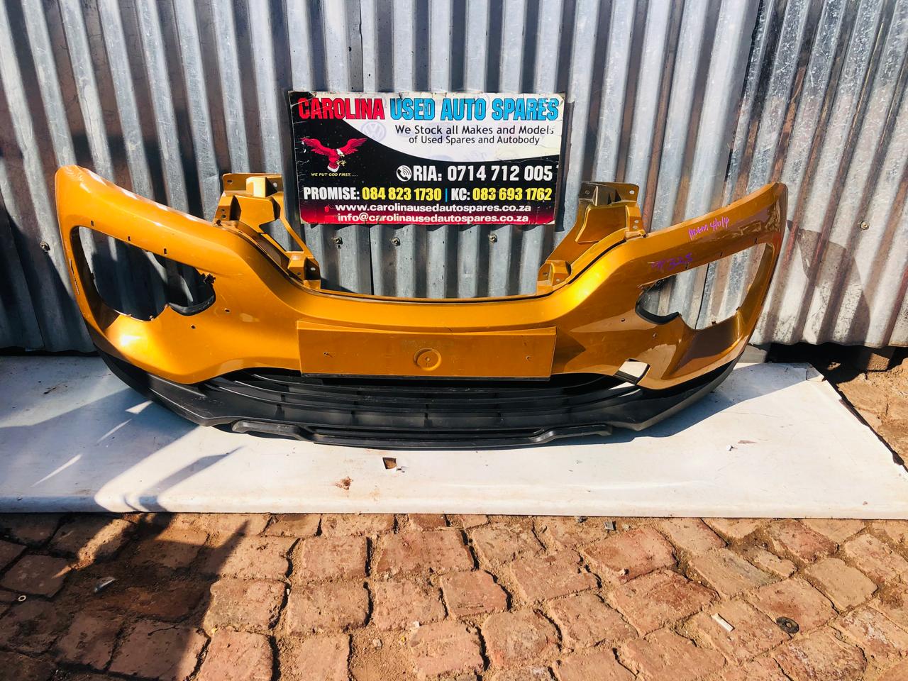 Renault Kwid front bumper with spoiler - Private Seller Renault Kwid front bumper with spoiler - Private Seller