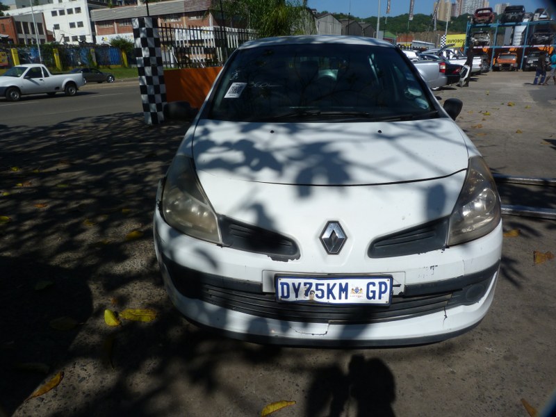 Renault Clio 3 1.4 2006 - Private Seller Renault Clio 3 1.4 2006 - Private Seller