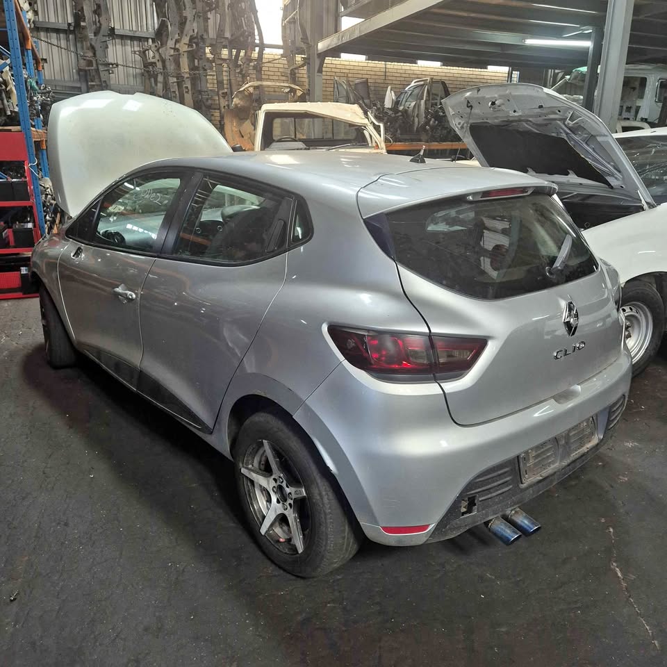 2018 RENAULT CLIO 4 STRIPPING FOR SPARES - Private Seller 2018 RENAULT CLIO 4 STRIPPING FOR SPARES - Private Seller