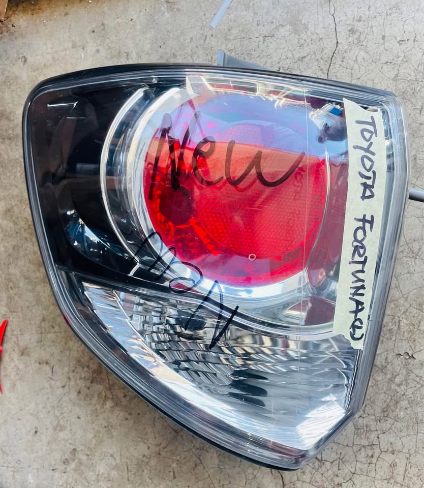 Toyota Fortuner taillight - Private Seller Toyota Fortuner taillight - Private Seller