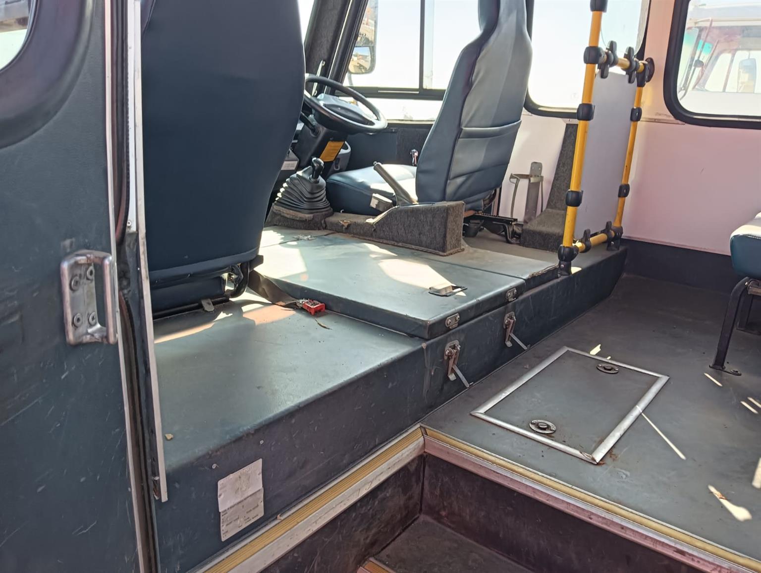 2013 Toyota Hino 32 seater bus, in good condition! For sale in Krugersdorp