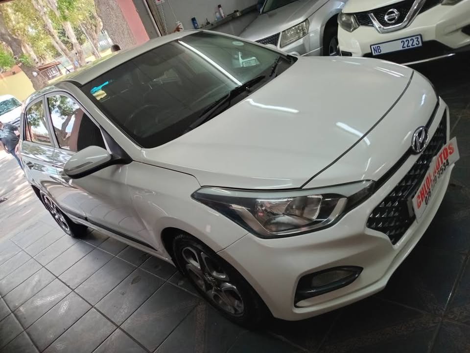 2021 Hyundai i20 1.4 White, Manual, Petrol, 29000km