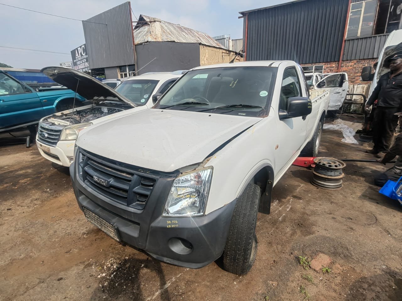 Stripping for Spares – Isuzu KB200 2013 Petrol Manual