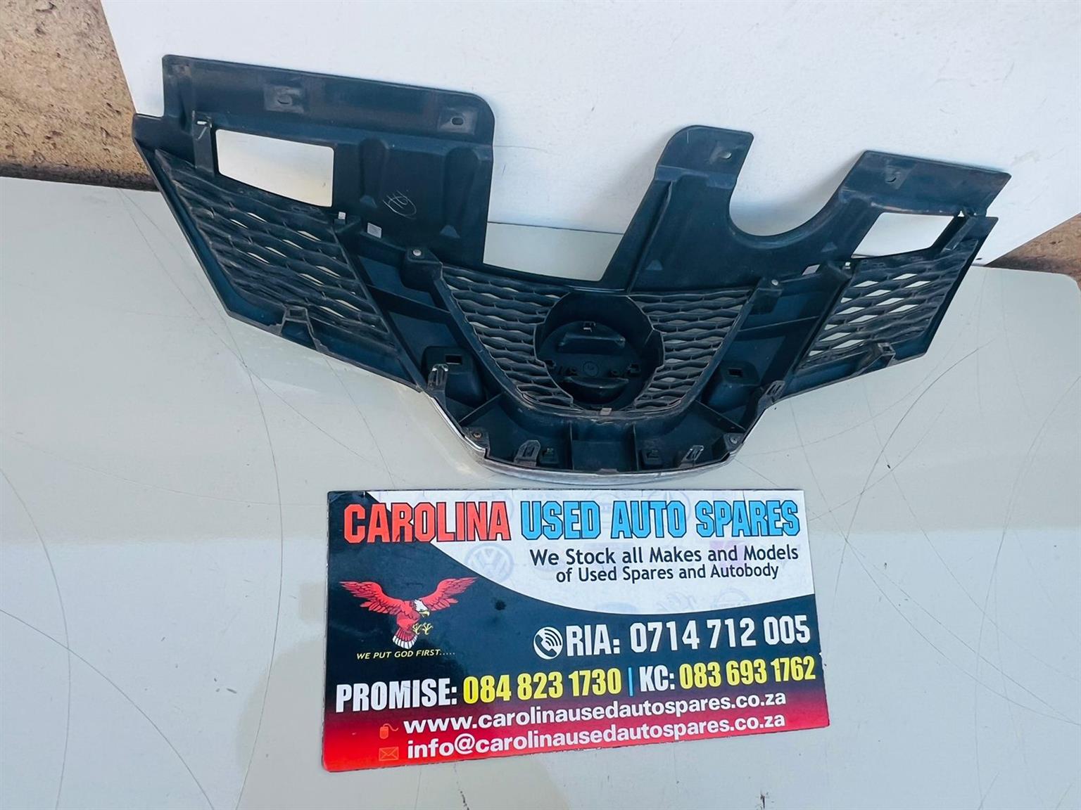 Nissan X-trail front bumper grill with chrome trimming (2014-2017) - Private Seller