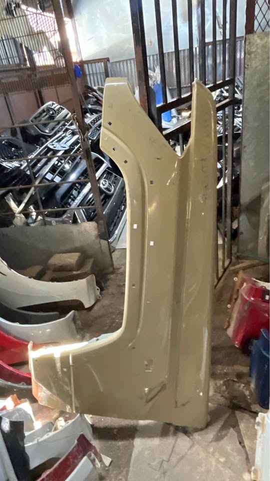 Toyota Land Cruiser 79 Series fender - Private Seller Toyota Land Cruiser 79 Series fender - Private Seller
