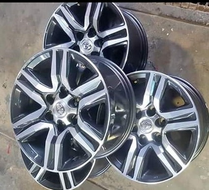 17" Toyota Hilux/Fortuner original mags set - Private Seller 17" Toyota Hilux/Fortuner original mags set - Private Seller