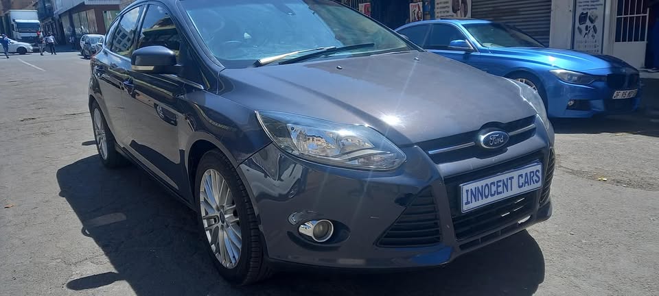 2012 FORD FOCUS 1.6 PETROL, MANUAL, GREY COLOUR,