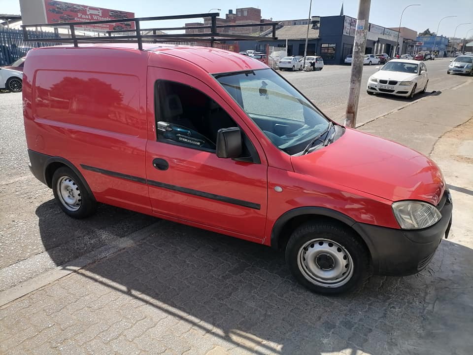 2006 Opel Combo 1.4 panel van Bakkie with a Carrier