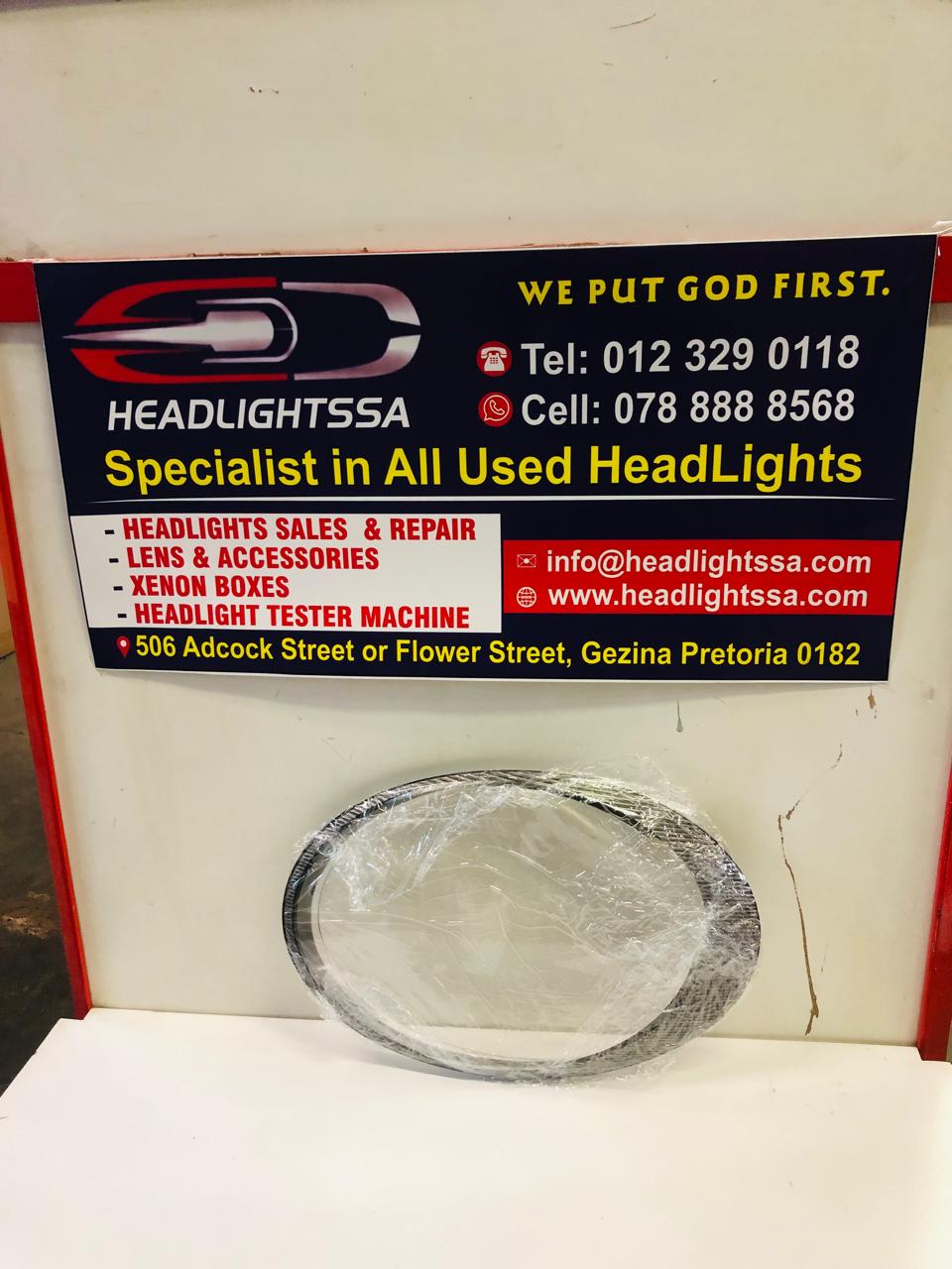 Porsche 977 right side headlight replacement lens (2007) - Private Seller Porsche 977 right side headlight replacement lens (2007) - Private Seller
