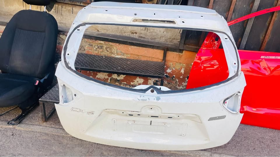 Mazda CX5 tailgate - Private Seller Mazda CX5 tailgate - Private Seller