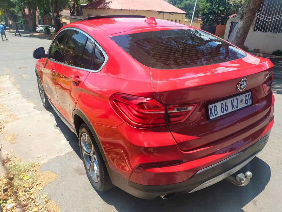 2017 BMW X4 XDRIVE 2.0 Diesel, Maroon Color, Mileage 82000kms Sunroof, Reverse Camer