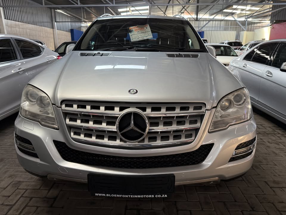 2011 Mercedes-Benz ML350 CDI Automatic- well maintained