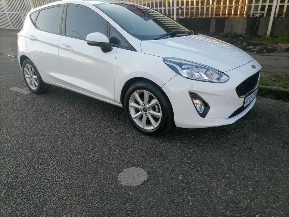 2019 Ford Fiesta 1.0 Ecoboost Automatic Hatchback Service book and spare key