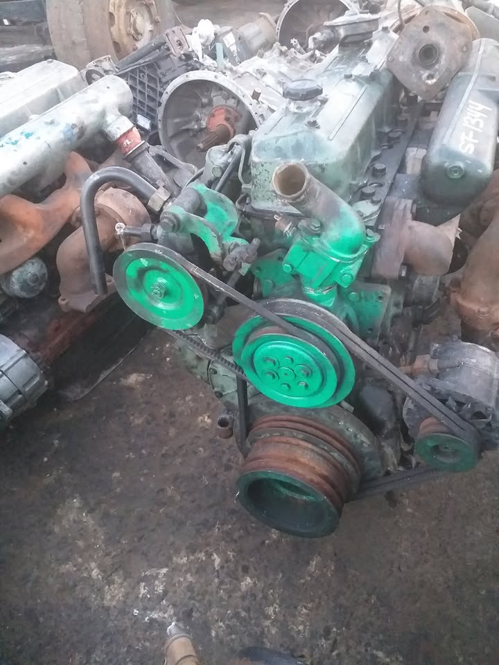 Hino&mercedes/ade truck,bus engines for sale