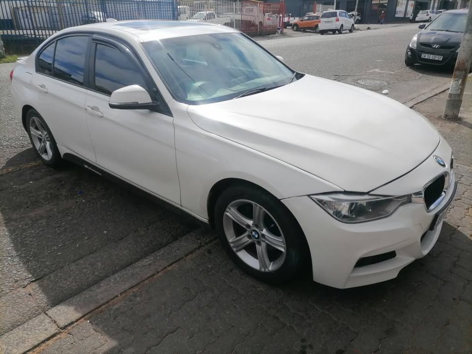 2015 BMW 320D F30 Automatic and leather seat Sunroof