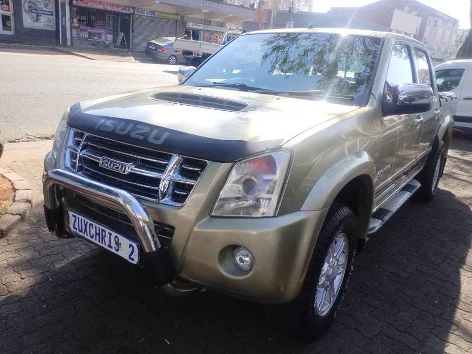 2012 ISUZU KB300 LX DTEQ DOUBLE CAB MANUAL