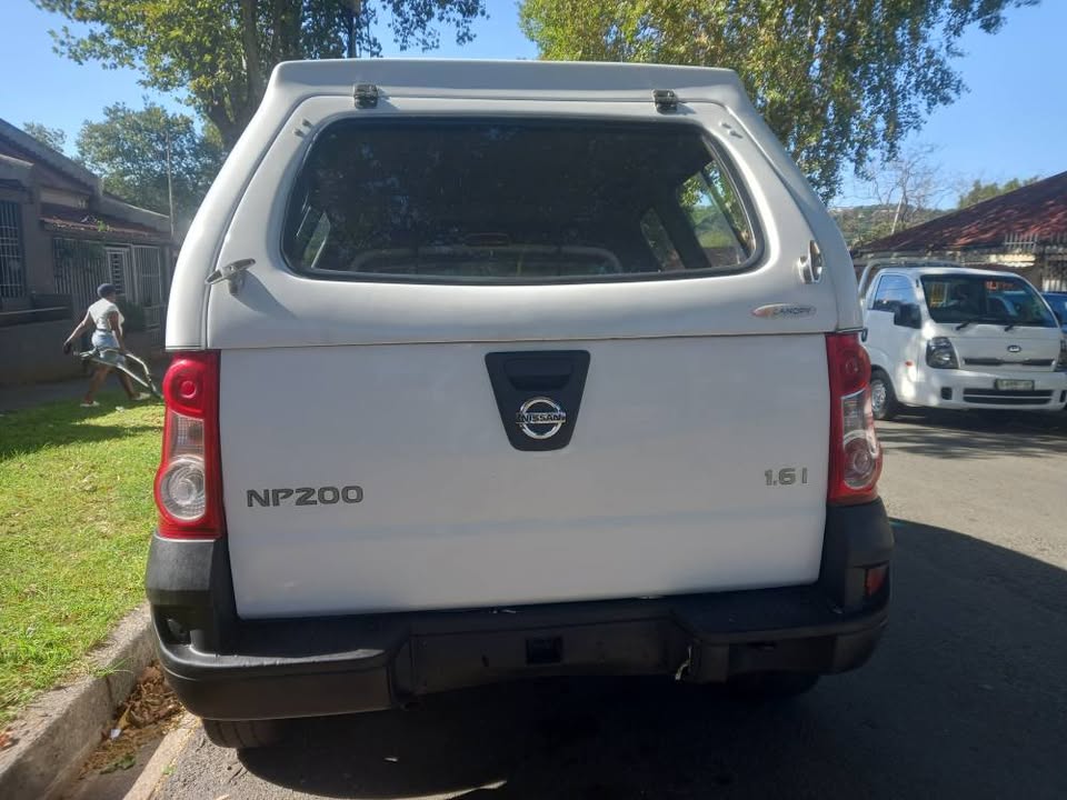 2012 NISSAN NP200 BAKKIE 1.6 Petrol, Manual, White Color, Mileage . Canopy.