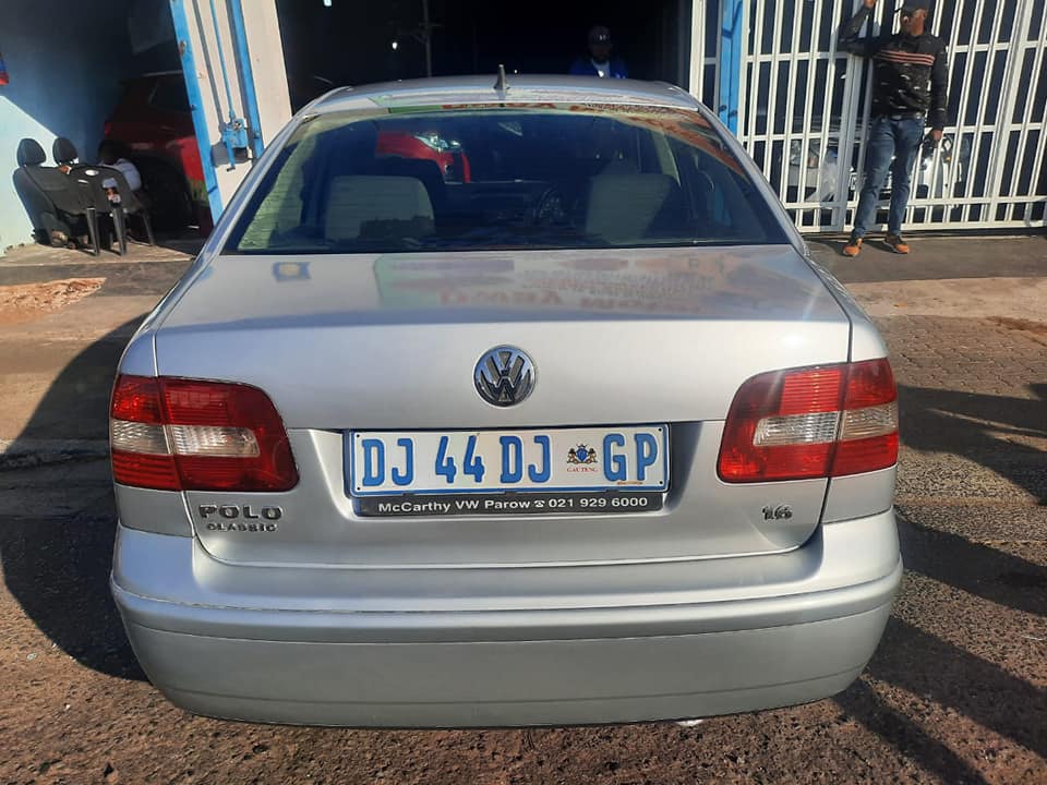 2009 Volkswagen polo Classic 1.6 Sedan Automatic with a Nice interior seat