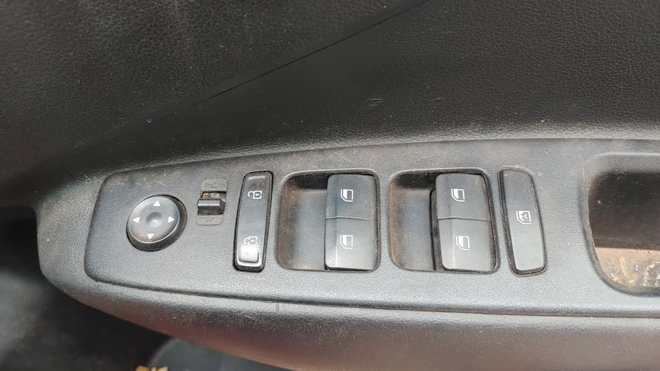 Hyundai Grand I10 main window switch - Private Seller Hyundai Grand I10 main window switch - Private Seller