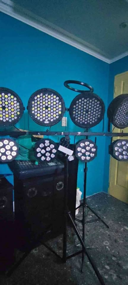 Full house DJ lighting system Full house DJ lighting system