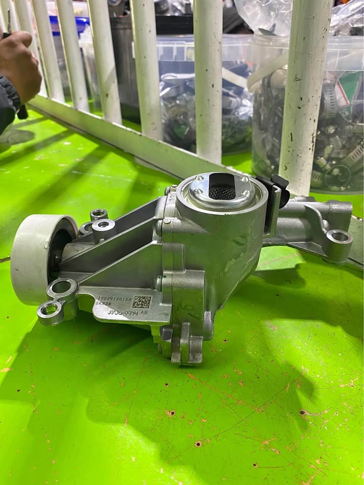 Oil Pump Ford Kuga, Ford Puma, Ford ecosport - Private Seller Oil Pump Ford Kuga, Ford Puma, Ford ecosport - Private Seller