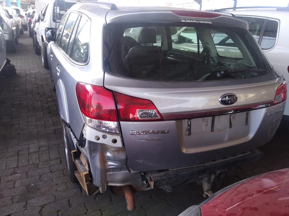 Subaru outback engine starts , rear accident - Private Seller Subaru outback engine starts , rear accident - Private Seller