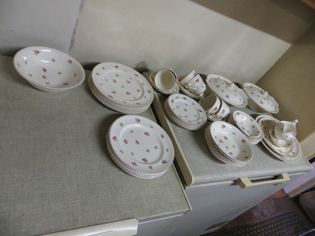Royal Old English Dinner set Royal Old English Dinner set