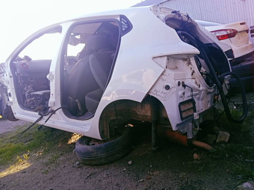 Stripping for spares 2016 Renault Clio 4 900T - Private Seller Stripping for spares 2016 Renault Clio 4 900T - Private Seller