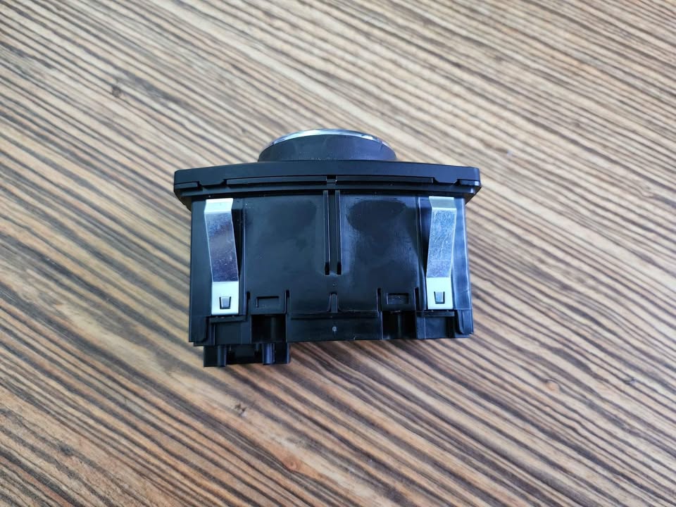 FORD FIGO / KA+ HEAD LIGHT SWITCH - OEM - Private Seller FORD FIGO / KA+ HEAD LIGHT SWITCH - OEM - Private Seller